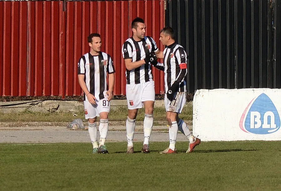 Инспектори по труда погнаха "Локо" (Пд)