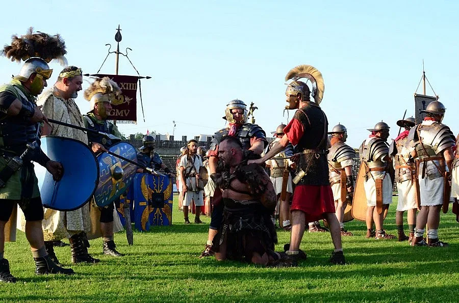 Пращаме Терес и Севт III в Лувъра