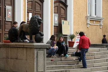 Първи сме по вузове, последни по висшисти