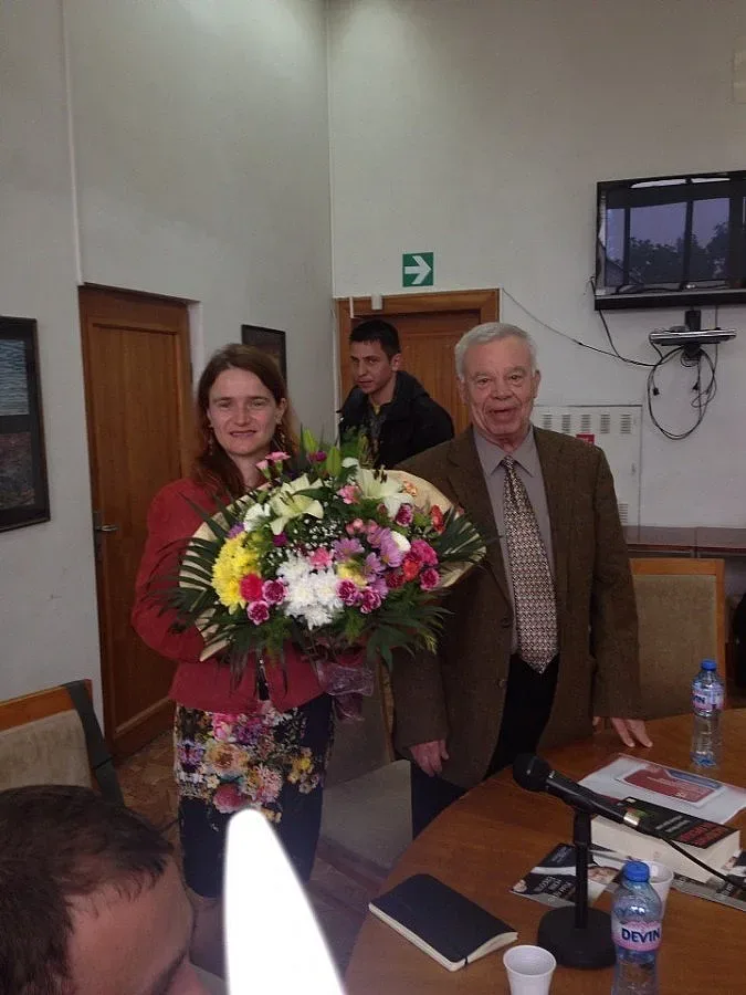 Лаверн призова студентите да си съставят мнението сами