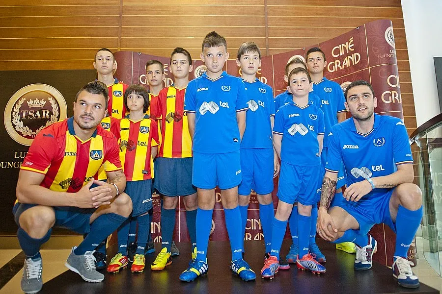 Юбилейният екип на „Левски" с цитат от Апостола