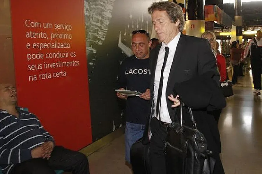 Сигнал за бомба евакуира "Бенфика"