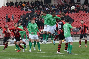 Трима беройци продължиха договорите си