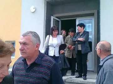 Нинова разкри: Лекарка преглежда според партията