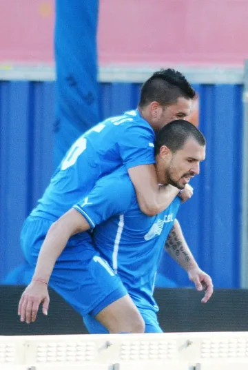 Гонзо и Валери с още пари за юбилея