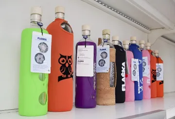 Шише прави жива вода