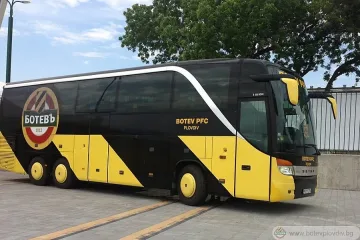 Ботев Пд тръгна в пълен състав за морето