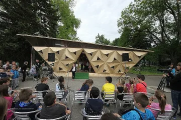 Павилион на щастието събира идеи в парка