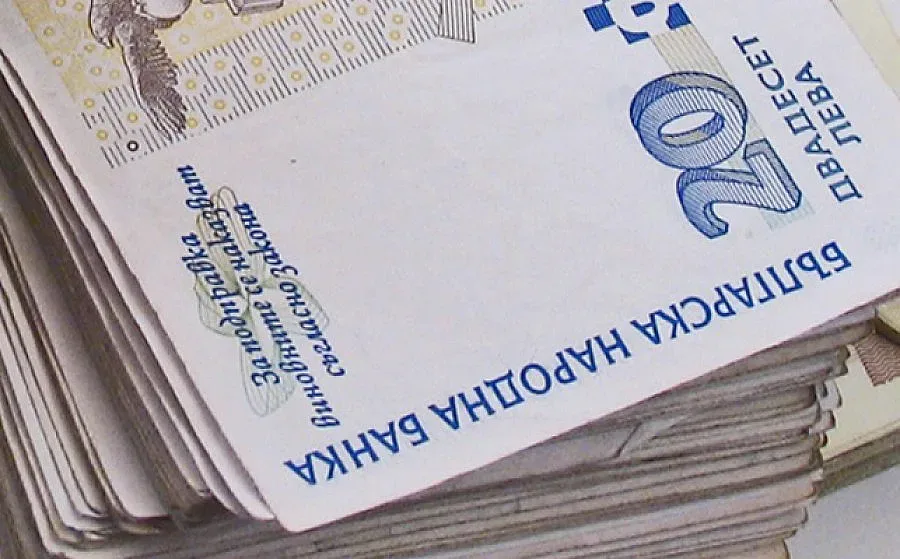 Две пенсионерки "олекнаха" заради измами