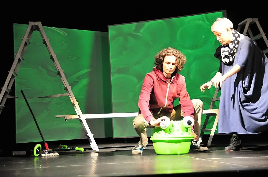 Поли Генова дебютира в Кукления