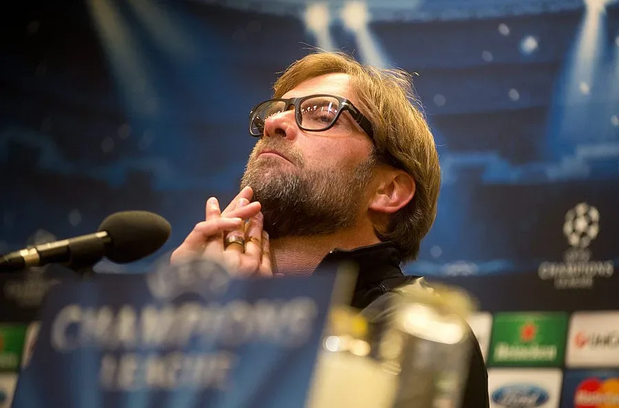 Клопо върти далавера с Пеп за лепенки