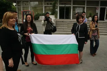 И старозагорският губернатор влезе в спора за ромските къщи