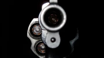 Жертва обезвреди нападател с пищов