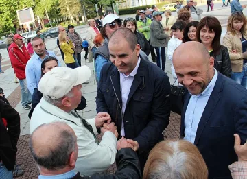 Дончев: Целта на управляващите е да ни отвратят от политиката