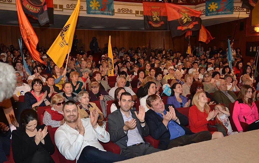 Бареков събра Горна Оряховица в читалището на града