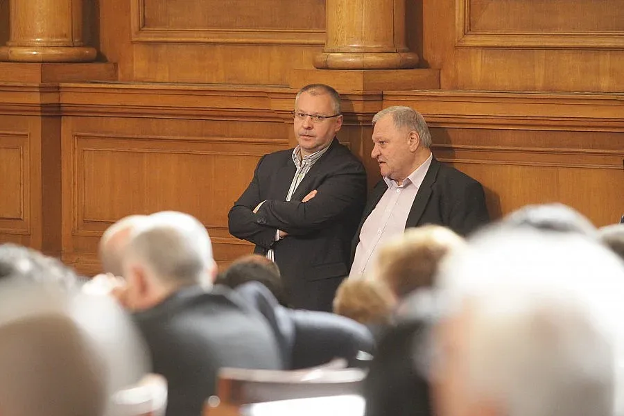 СГС гледа делото срещу Станишев за загуба на секретни документи