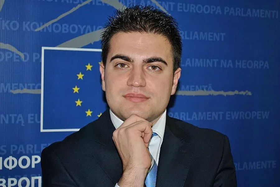 In memoriam: Напусна ни Гриша Камбуров