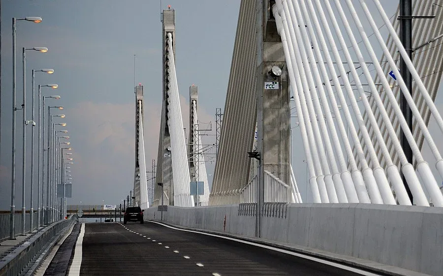 Пътнически влакове по Дунав мост 2 от днес