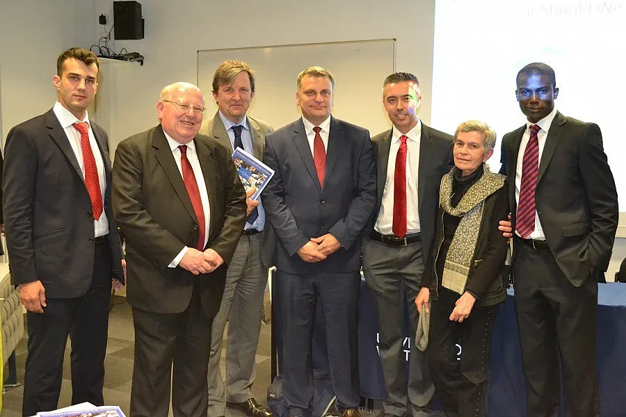 Курумбашев: Политически фракции си играят със страховете на хората