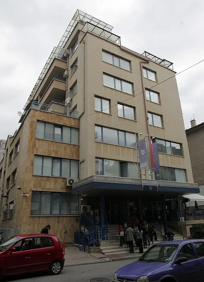 Касата бави парите на болниците