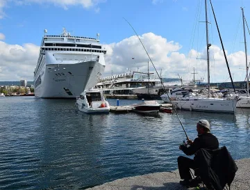 Чакаме 60 000 богаташи с лайнери