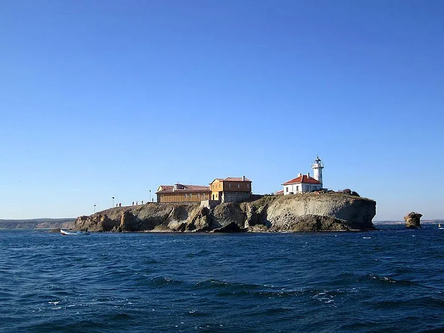 Туристи окупират остров Света Анастасия на 15 май