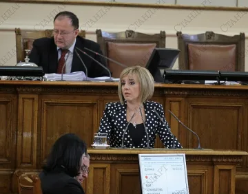 ГЕРБ искат оставката на Мая Манолова