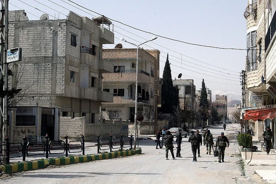 Близо хиляда бунтовници напуснаха сирийския град Хомс