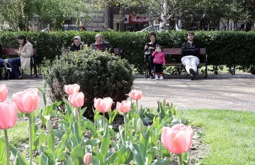 Слънце и 23 градуса ни радват през деня