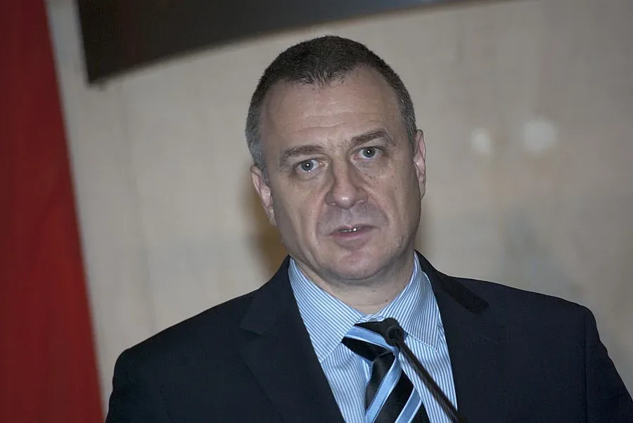 Семейна вечеря за юбилея за Йовчев