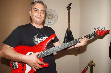 Кметъла подарява билети за Kavarna Rock на пътуващата си рок изложба