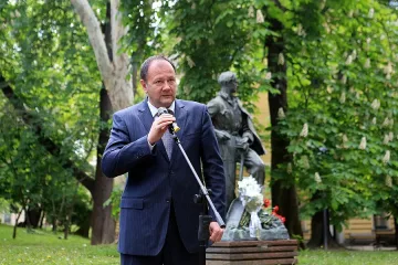 Паметник на Вапцаров бе възстановен по инициатива на Коалиция за България