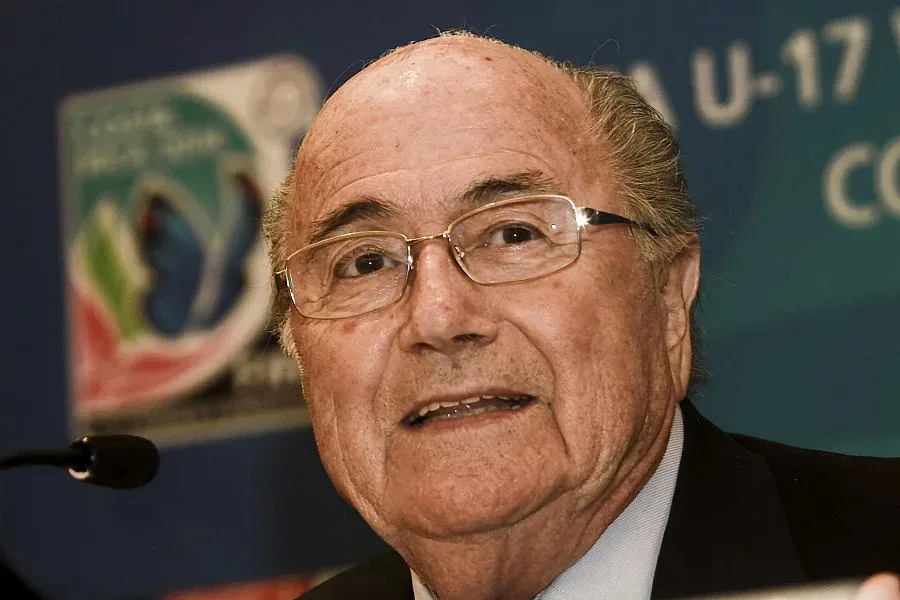 ФИФА: Изпадане в по-долна лига заради расизъм