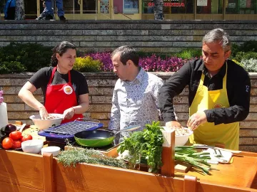 Добруджанци се теглиха на 120-годишен кантар