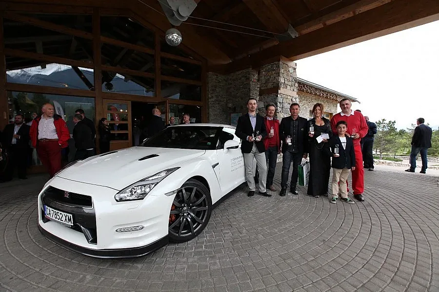 Голф и тестове на коли под Пирин планина