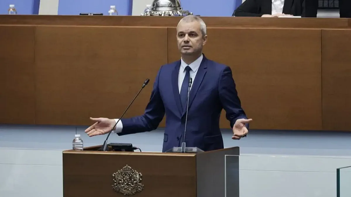 Костадинов смрази парламента с изповед за болния си баща