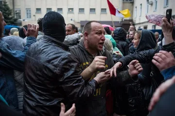 Продължава напрежението в Донецка област