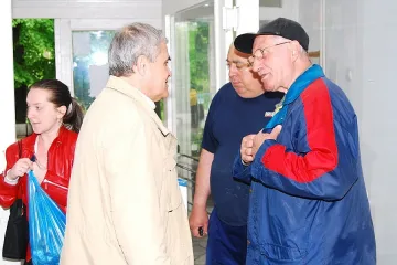 С помощта на БСП ремонтират дома за възрастни хора „Гергана"