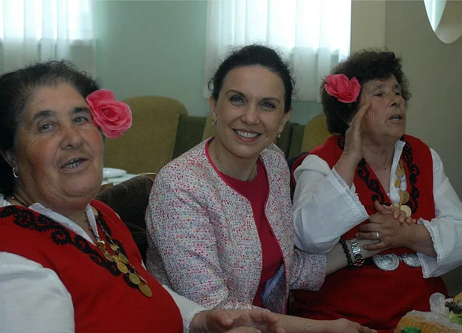 Първанова помага на бг емигранти