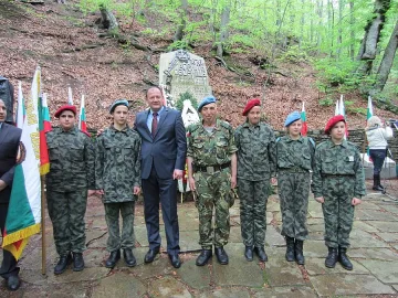 Миков: Длъжни сме да носим искрата на оборищенци