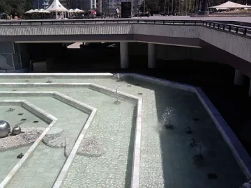 Дете в кома след 10-метрово падане край НДК