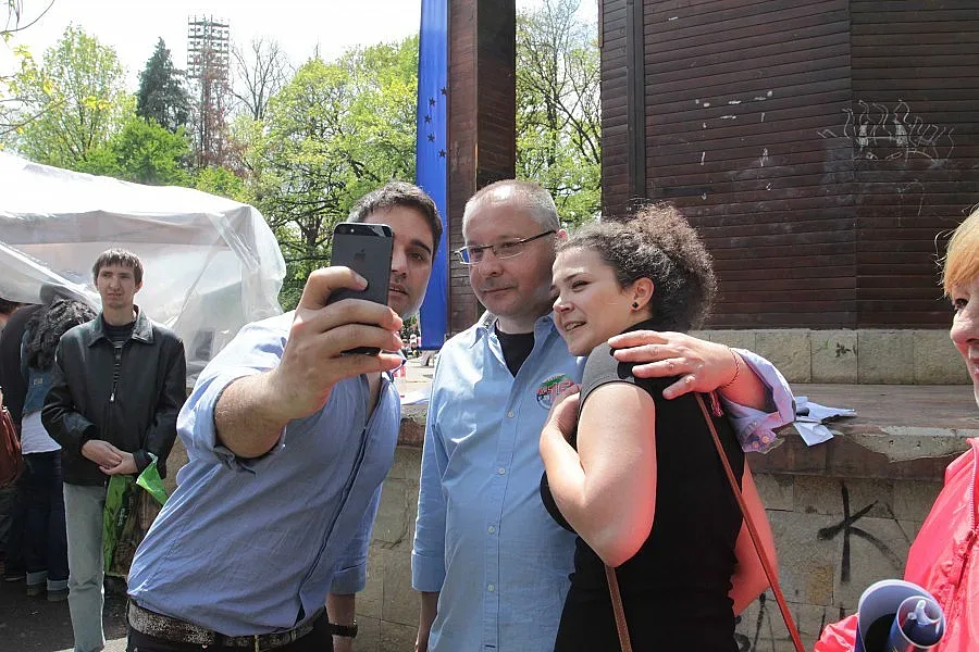 На 1-ви май: Селфи със Сергей и Стената на Флойд