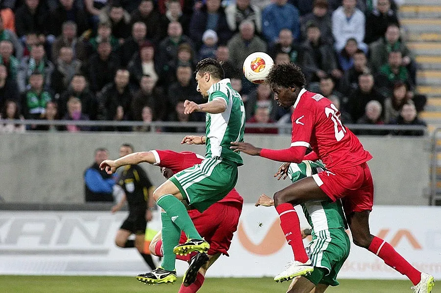 ЦСКА чака рамо от "Лудогорец"