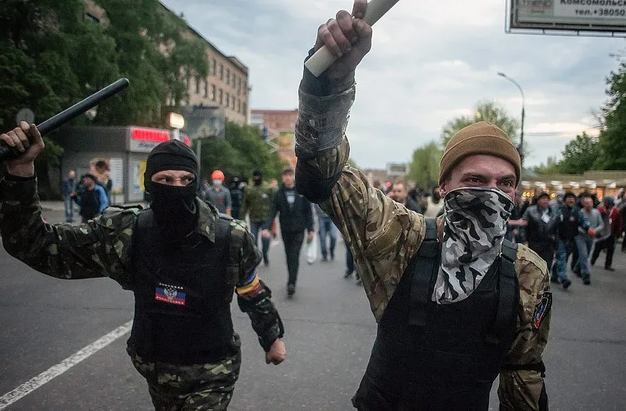 Сепаратисти превзеха прокуратурата в Донецк