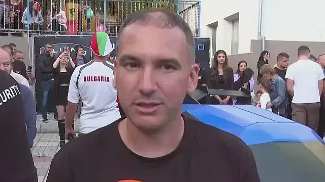 Защо супер колата на Ахмед Мерчев няма предно стъкло?