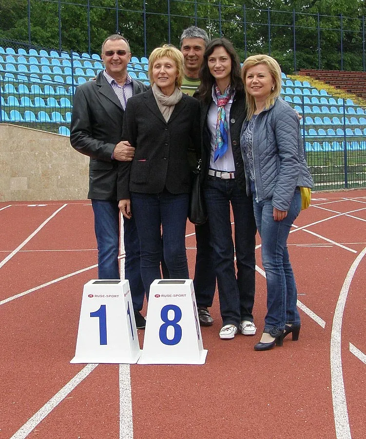 Мария Габриел получи фланелка за Международния ден на леката атлетика