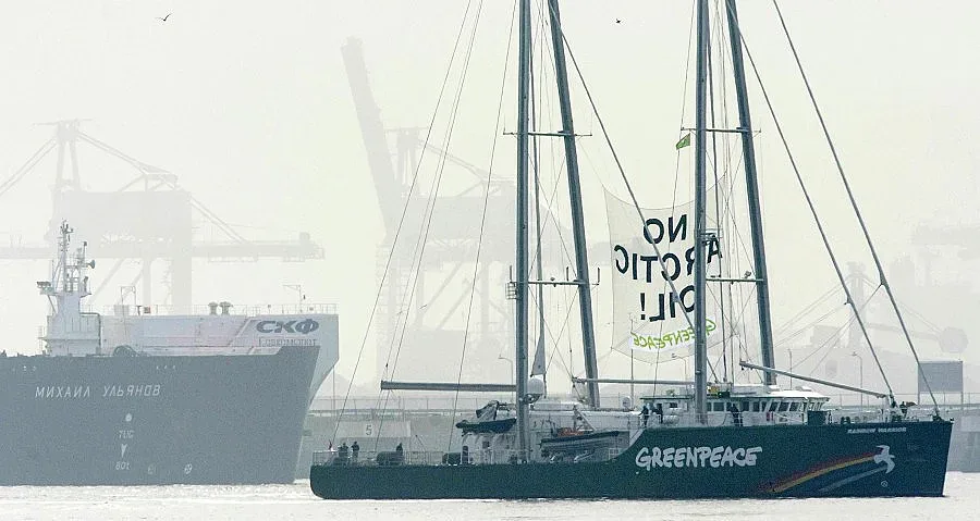 Арестуваха активисти на Грийнпийс в Ротердам