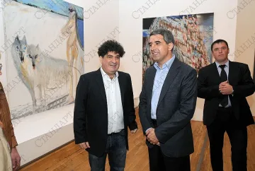 Опашки от фенове за Греди Асса