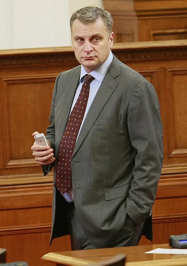 Петър Курумбашев вече няма да е депутат