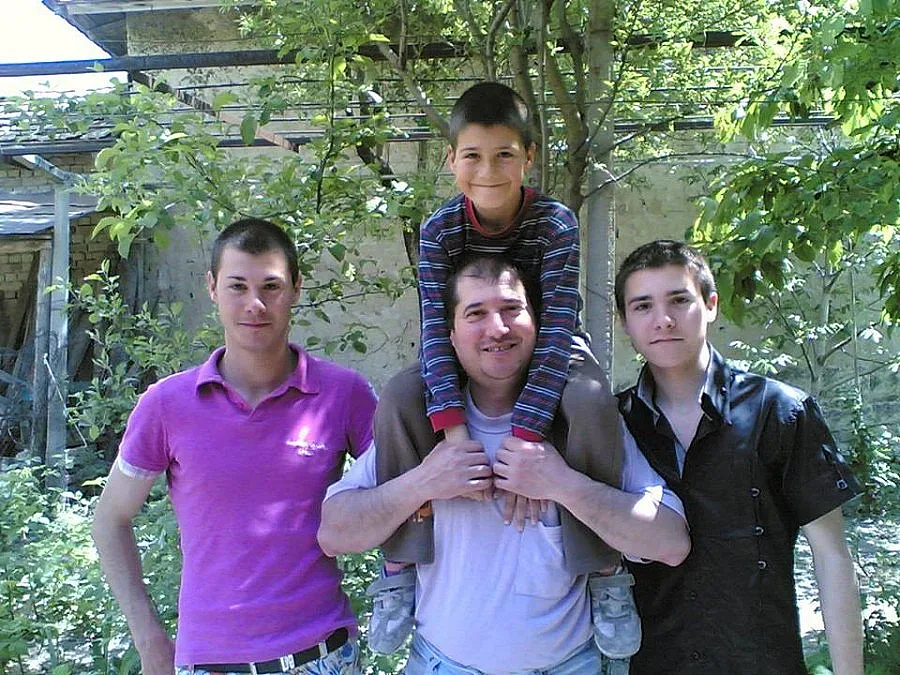 Изоставените деца не са "банкоматчета"